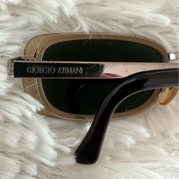 Vintage Giorgio Armani sunglasses with branded lenses. Excellent condition. - Picture 9 of 12